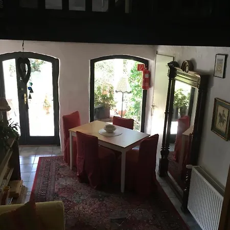 Harom Huszar Koveskal