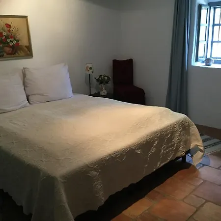 Harom Huszar Koveskal