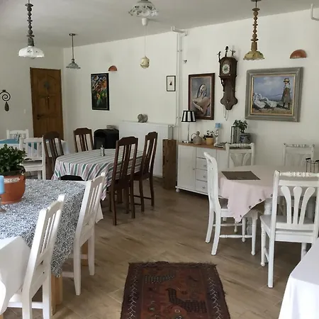 Harom Huszar Guest house
