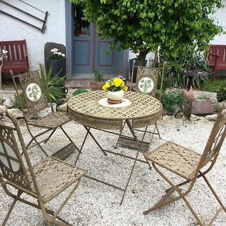 Harom Huszar Koveskal